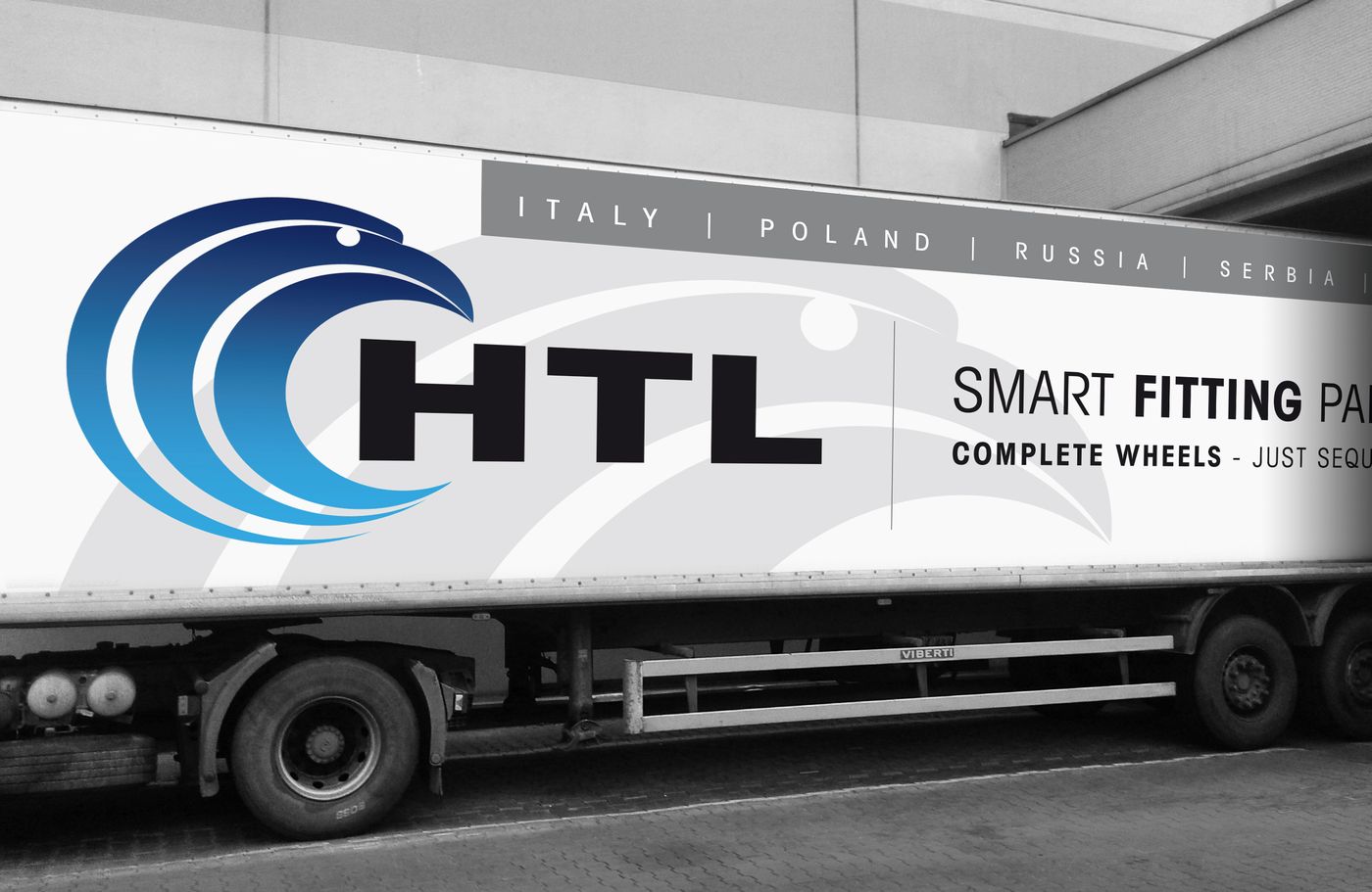 Automezzo HTL Fitting con il marchio applicato dopo il rebrand